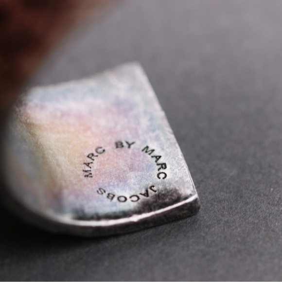 Marc Jacobs Swallow Wide Cuff in Silver - Picture 4 of 4